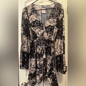 SO Goods for Life Black/Cream Dress size Medium